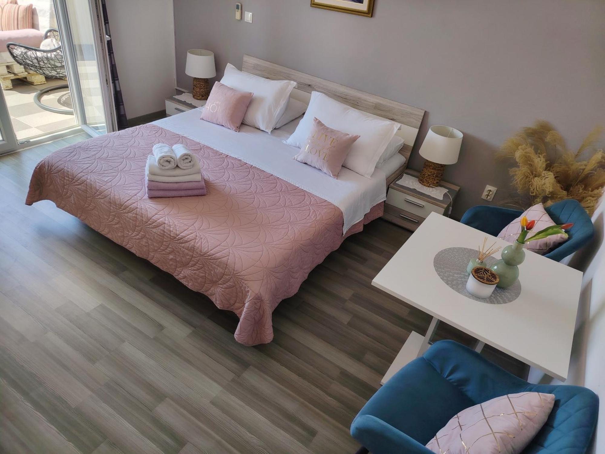 B&B Buzolic Hvar Town Bagian luar foto